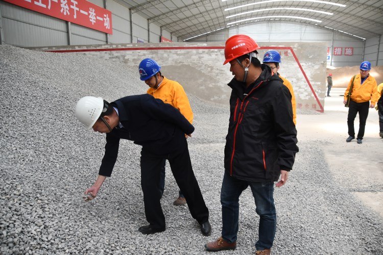 J:集團網站模塊公司動態(tài)8.2子公司動態(tài).甘肅省交通工程建設監(jiān)理有限公司省交通監(jiān)理公司動態(tài)新聞（2018.4-2019.7）生產經營?9.1.24精準把脈 助推高質量發(fā)展——甘肅交通監(jiān)理公司項目機構年度目標責任考核工作紀實_0_1_3.jpg