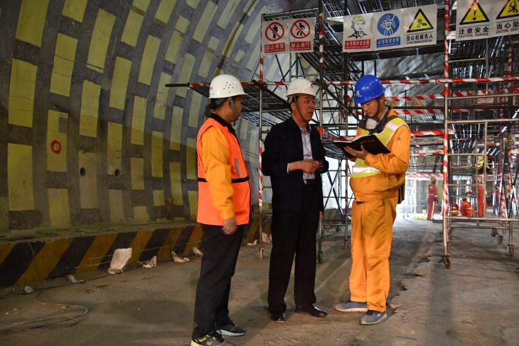 J:集團網站模塊公司動態(tài)8.2子公司動態(tài).甘肅省交通工程建設監(jiān)理有限公司省交通監(jiān)理公司動態(tài)新聞（2018.4-2019.7）生產經營?9.1.24精準把脈 助推高質量發(fā)展——甘肅交通監(jiān)理公司項目機構年度目標責任考核工作紀實_0_1_5.jpg